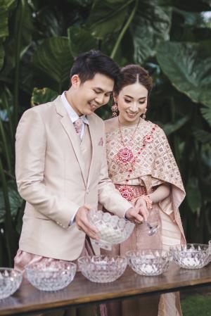 ชุดไทยเจ้าสาว ชุดไทยจักรพรรดิ์ เช่าที่แบมบี้ เวดดิ้ง ห้วยขวาง